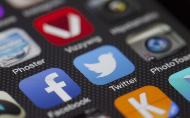 How Much Time On Social Networks Is Considered Healthy