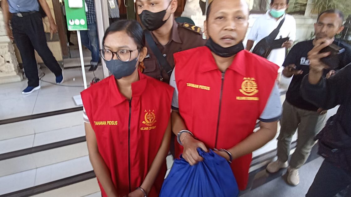 Jaksa Penuntut Kejari Denpasar Tahan Dua Tersangka Korupsi LPD Serangan