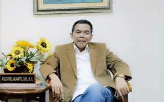 Praktisi Hukum